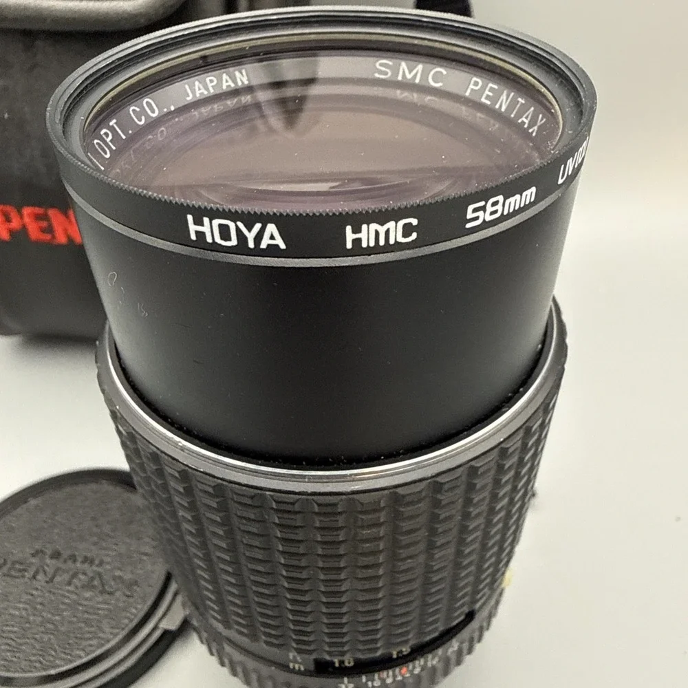 Pentax SMC 135mm  Telephoto Camera Lens W/Caps ,58mm Asahi & Pentax Travel Case